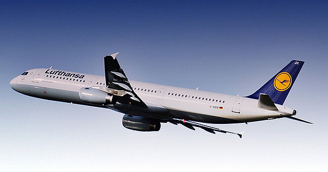 Lufthansa-Flugzeug in der Luft